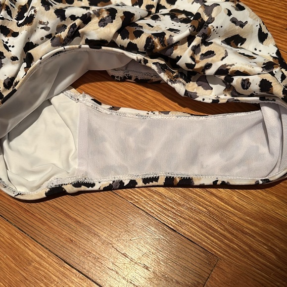 NWT Nip Tuck Swim one piece leopard print bathing suit with wrap top & ruching - Picture 6 of 16